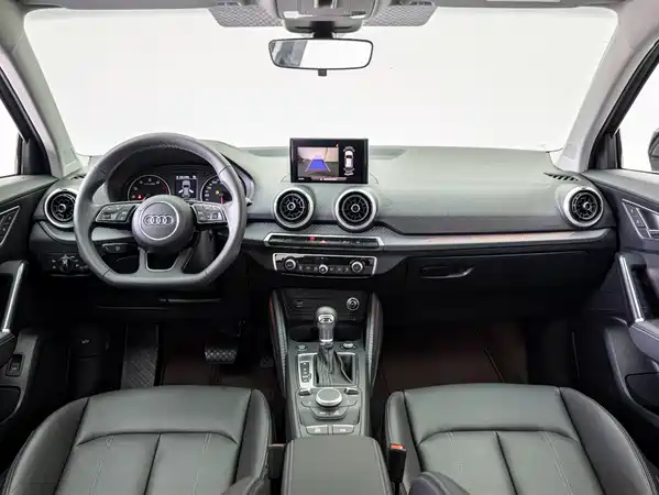 Audi Q2L 2024