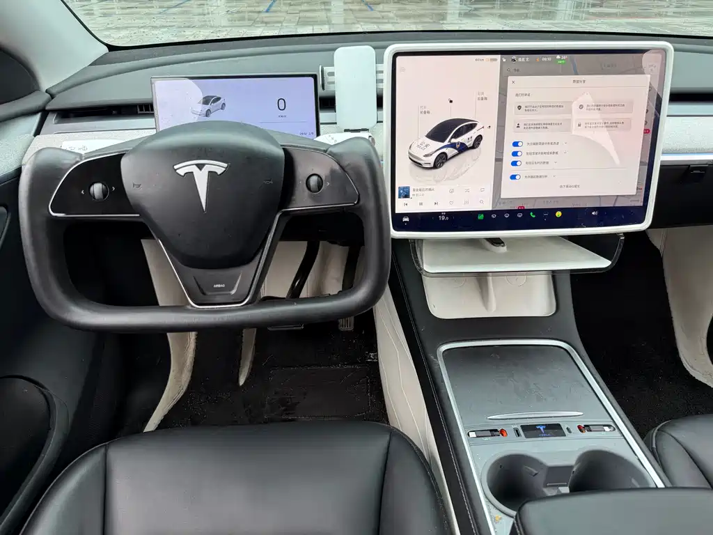 Tesla Model Y 2023 — фото 12