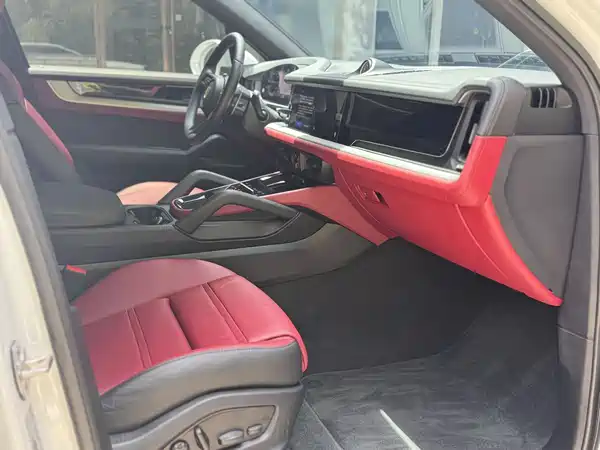 Porsche Cayenne 2024