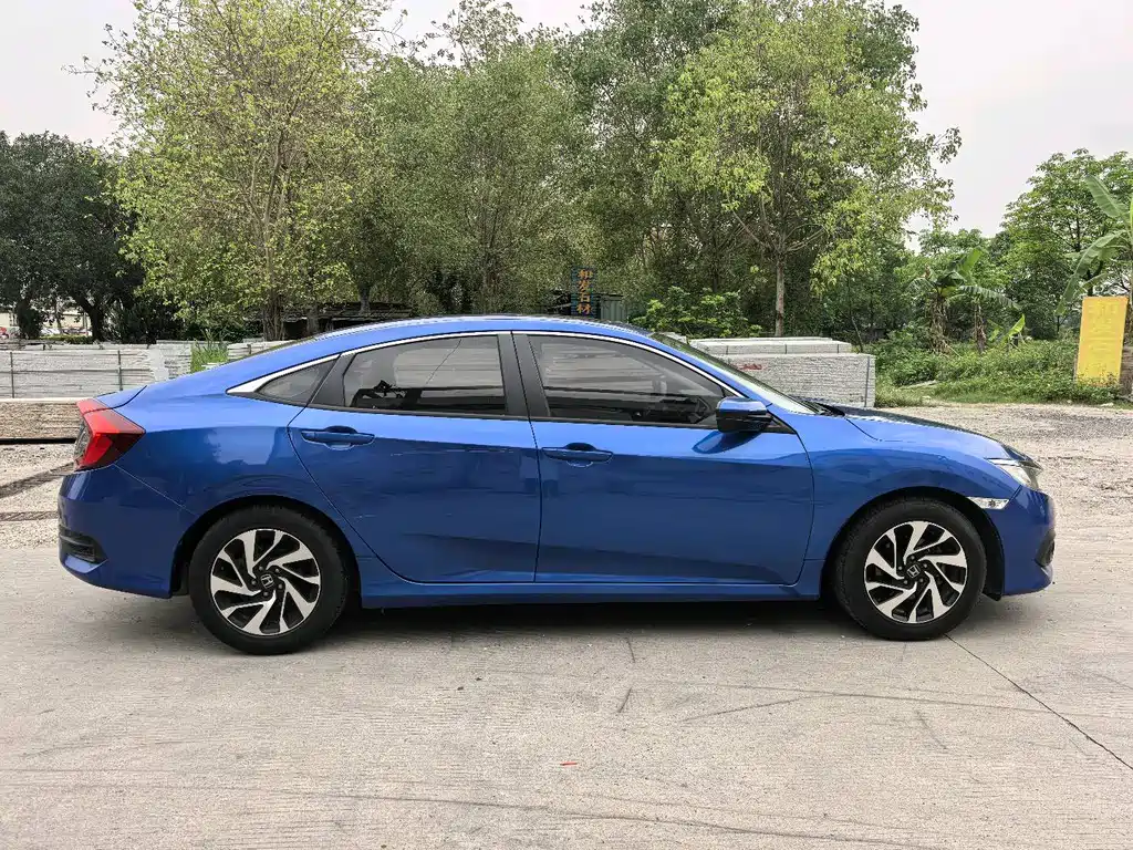 Honda Civic 2018 — фото 4