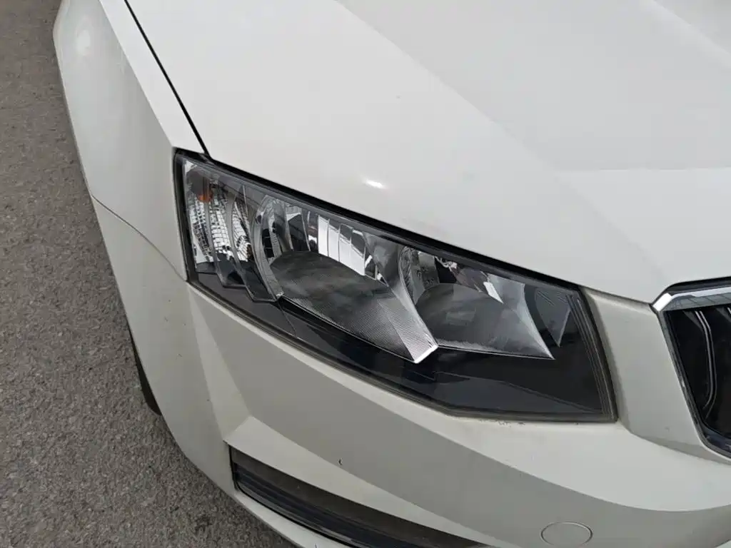 Skoda Octavia 2017 — фото 13