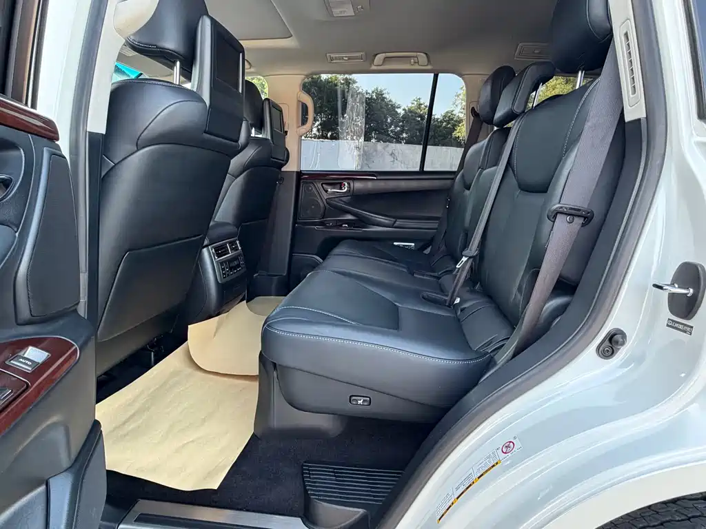 Lexus LX 2015 — фото 18