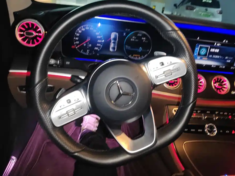 Mercedes-Benz E-Class 2020 — фото 15
