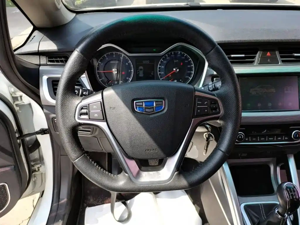 Geely Vision X3 2019 — фото 11