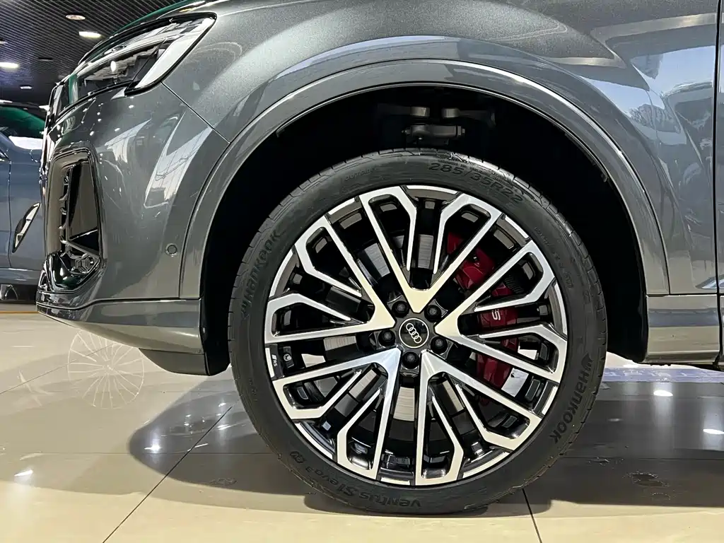Audi SQ7 2024 — фото 10