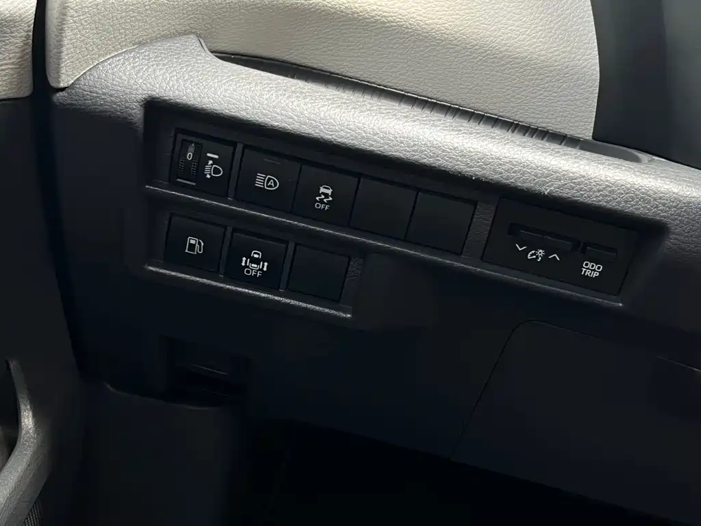 Toyota Sienna 2024 — фото 16