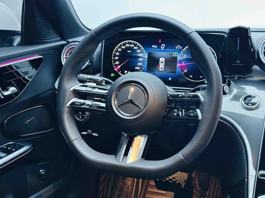 Mercedes-Benz C-Class 2024 — фото 11