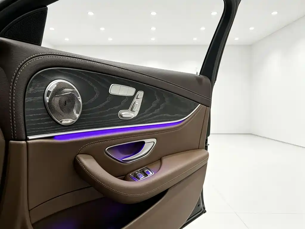 Mercedes-Benz E-Class 2023 — фото 8