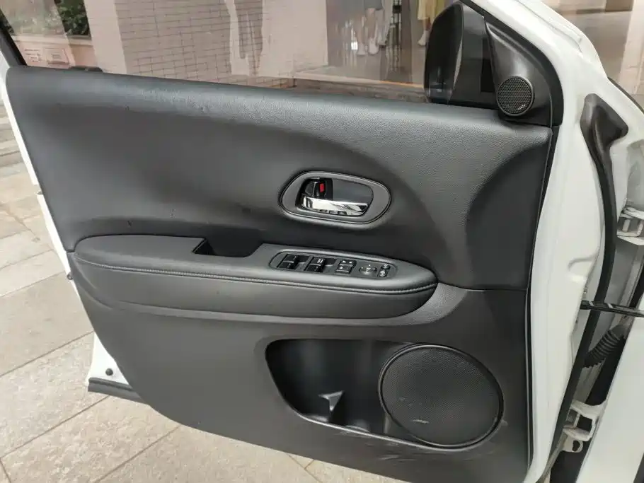 Honda Vezel 2016