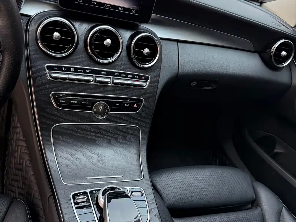 Mercedes-Benz C-Class 2017 — фото 26