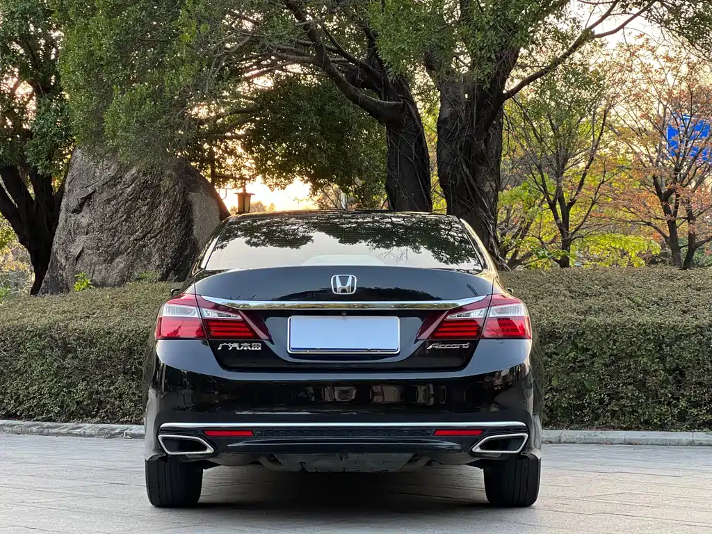 Honda Accord 2017 — фото 10
