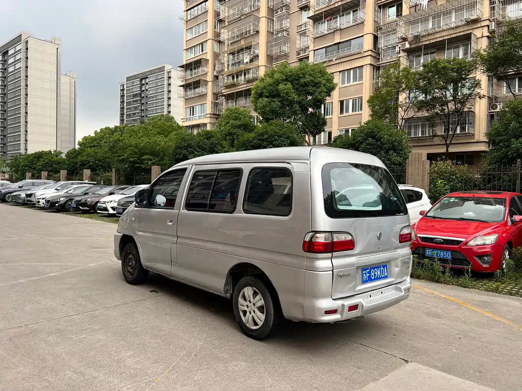 Dongfeng Lingzhi 2015
