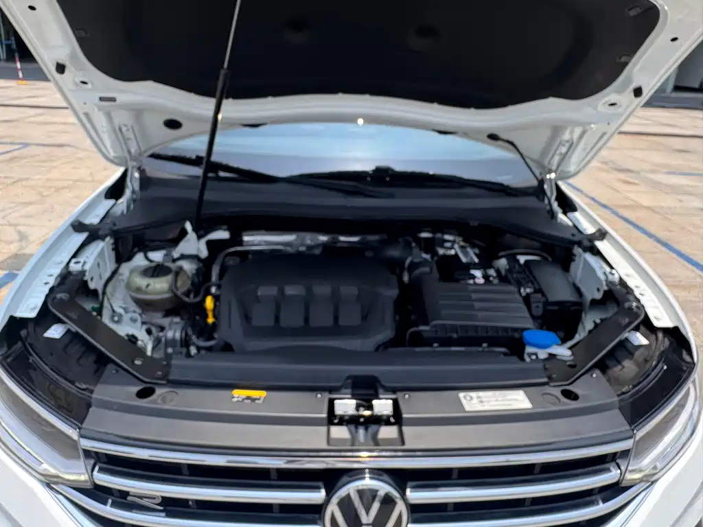 Volkswagen Tiguan L 2023 — фото 20