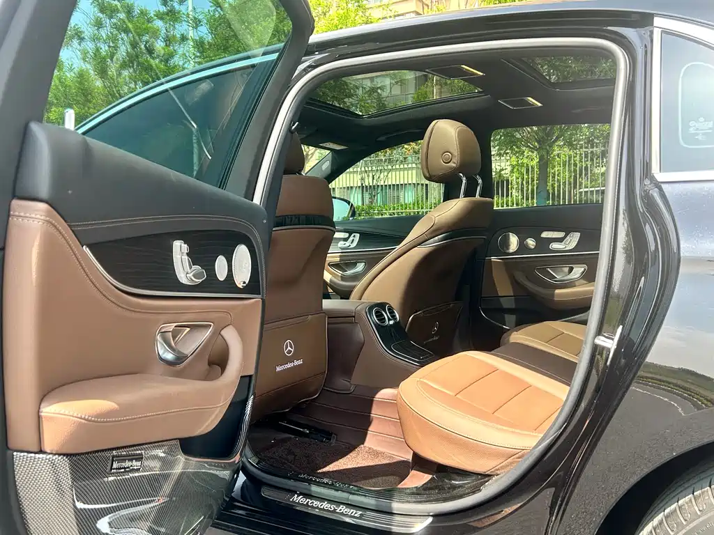 Mercedes-Benz E-Class 2023 — фото 9