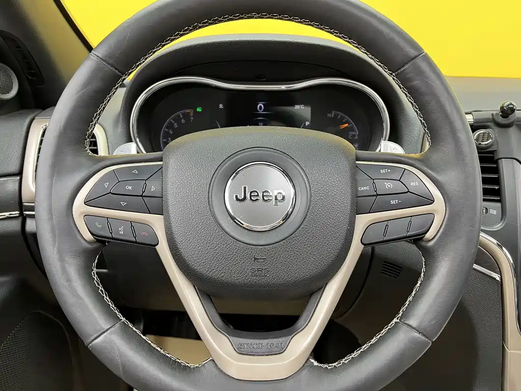 Jeep Grand Cherokee 2019 — фото 12