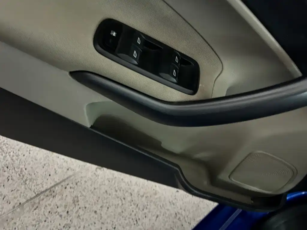 Ford Fiesta 2014 — фото 13