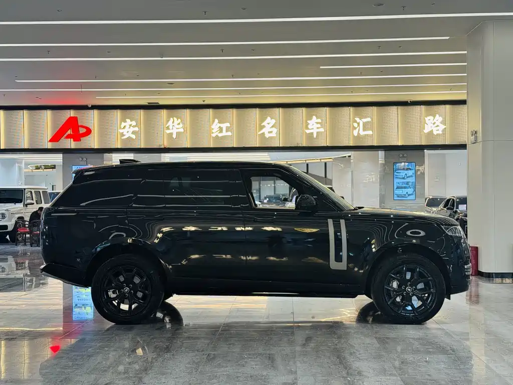 Land Rover Range Rover 2025 — фото 3