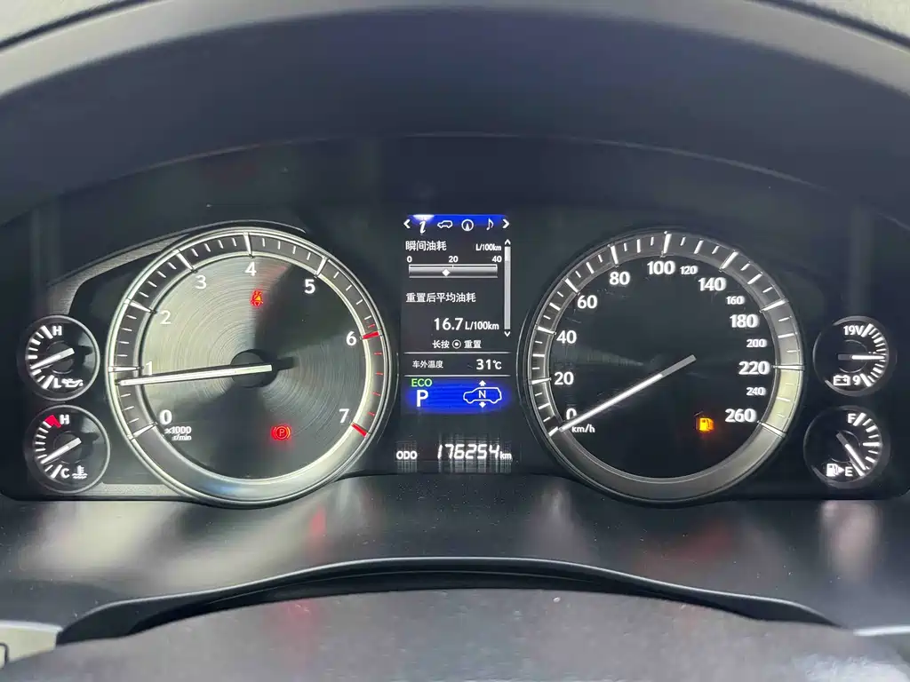 Lexus LX 2015 — фото 15