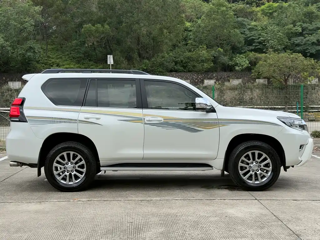 Toyota Prado 2018 — фото 3