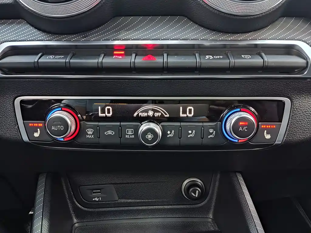 Audi Q2L 2022 — фото 16
