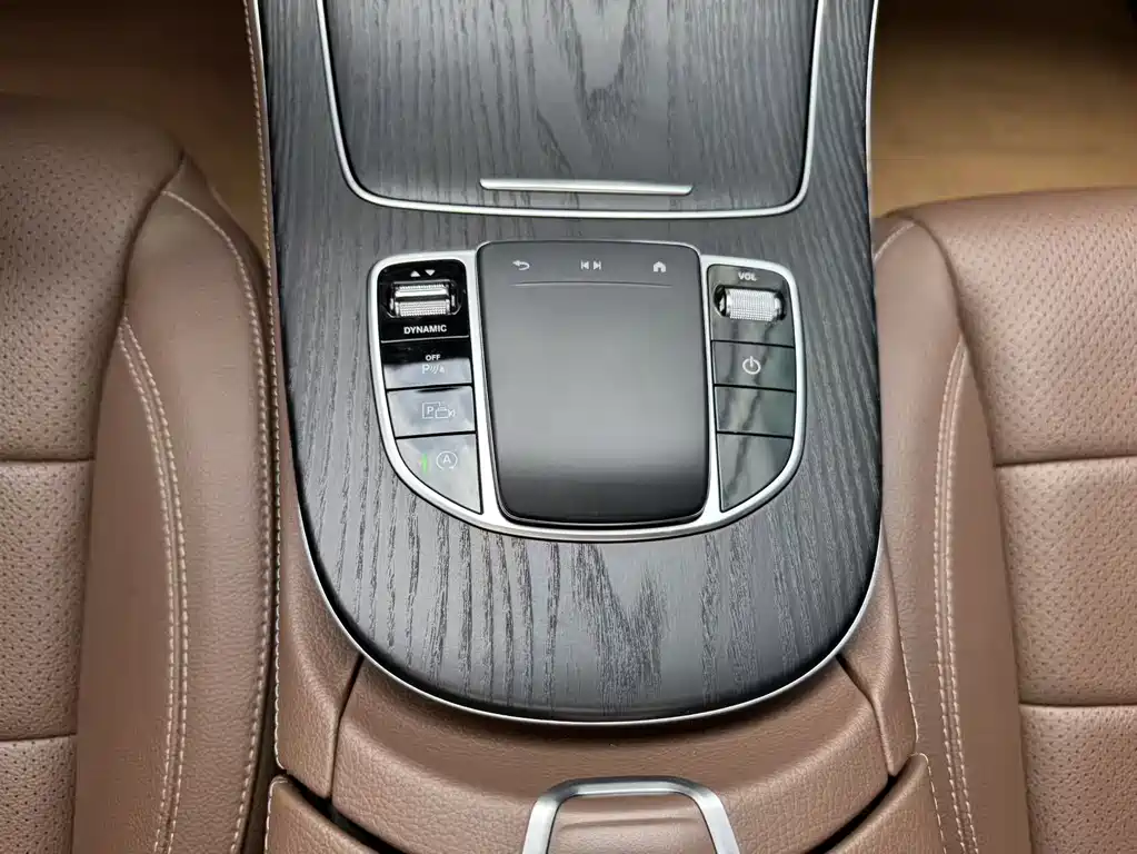 Mercedes-Benz E-Class 2023 — фото 14