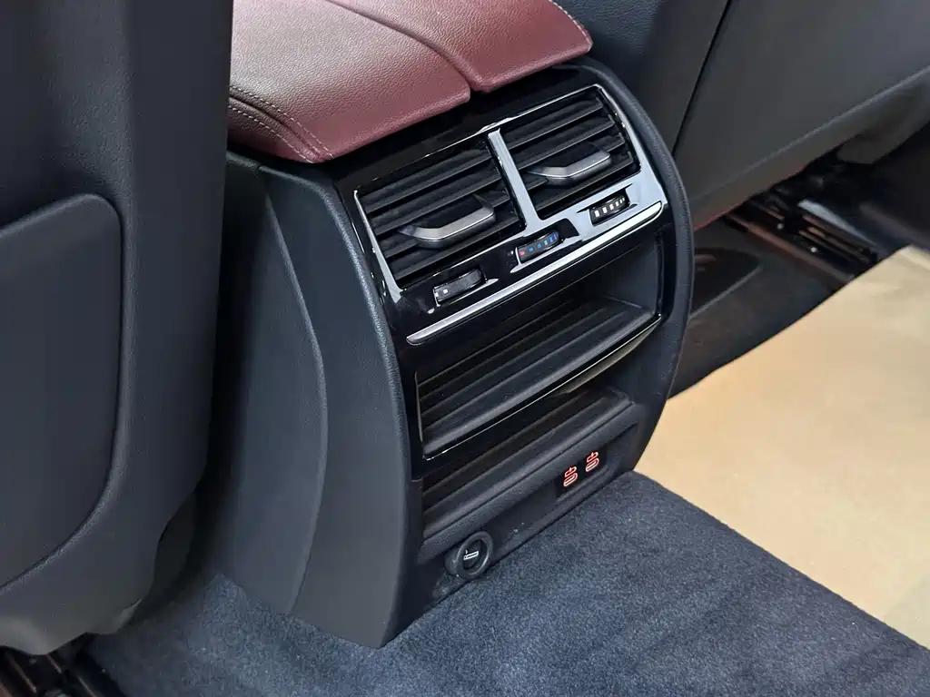 BMW 5 Series 2021 — фото 13