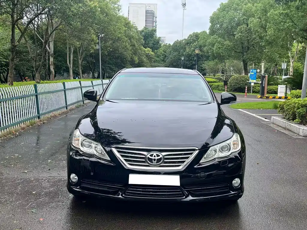 Toyota Reiz 2012