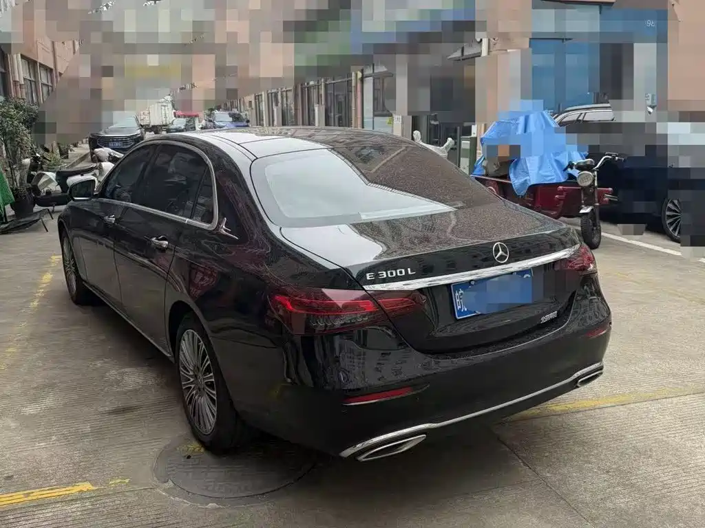 Mercedes-Benz E-Class 2023