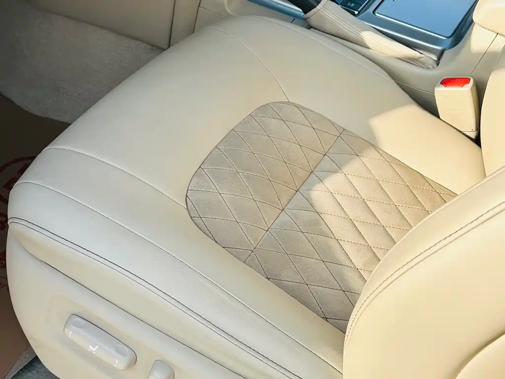Toyota Land Cruiser 2020 — фото 15