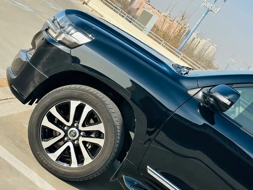 Toyota Land Cruiser 2020 — фото 8