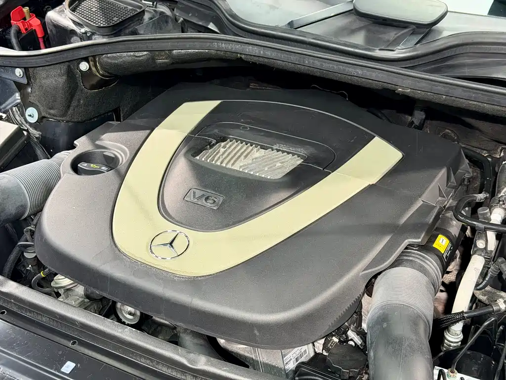 Mercedes-Benz M-Class 2011 — фото 17