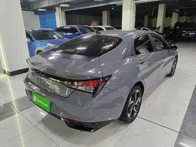 Hyundai Elantra 2022