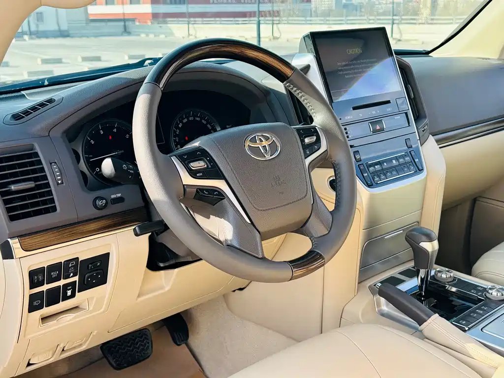 Toyota Land Cruiser 2020 — фото 11