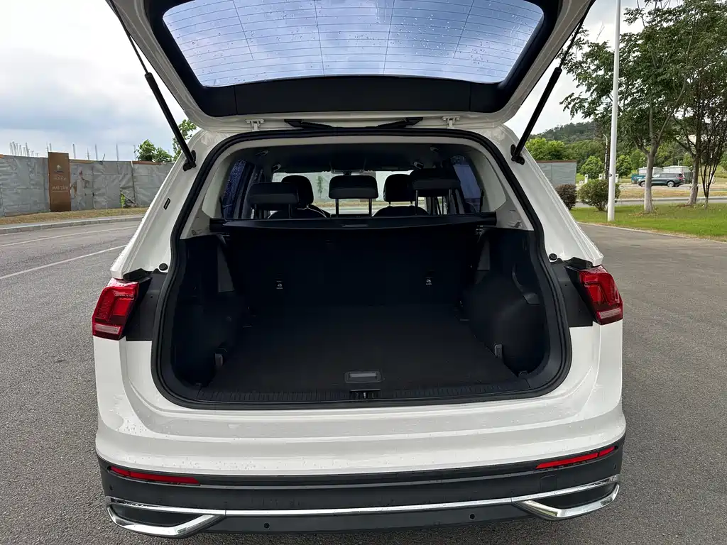 Volkswagen Tiguan L 2022 — фото 14