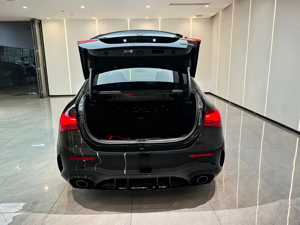 Mercedes-Benz A-Class AMG 2024 — фото 12