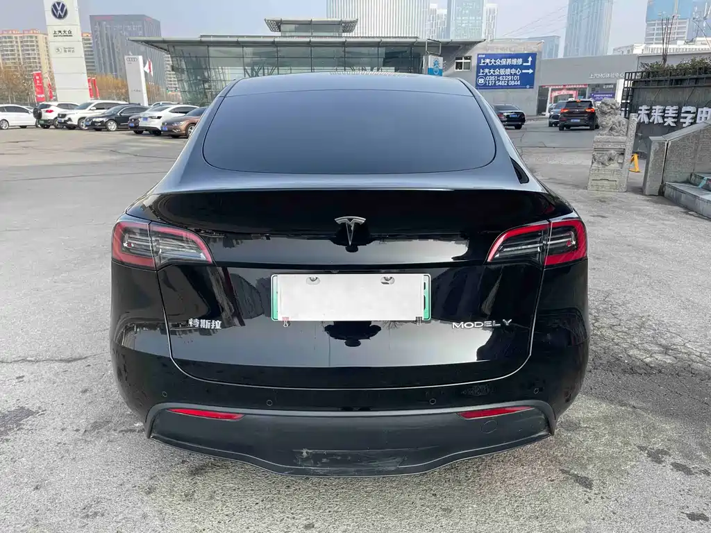 Tesla Model Y 2023 — фото 15