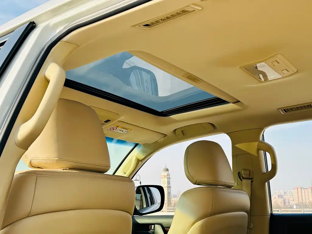 Toyota Land Cruiser 2018 — фото 18