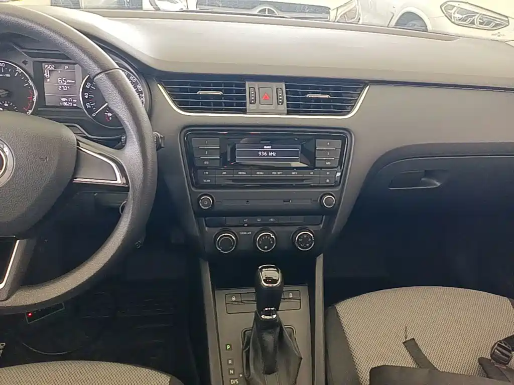 Skoda Octavia 2018 — фото 13
