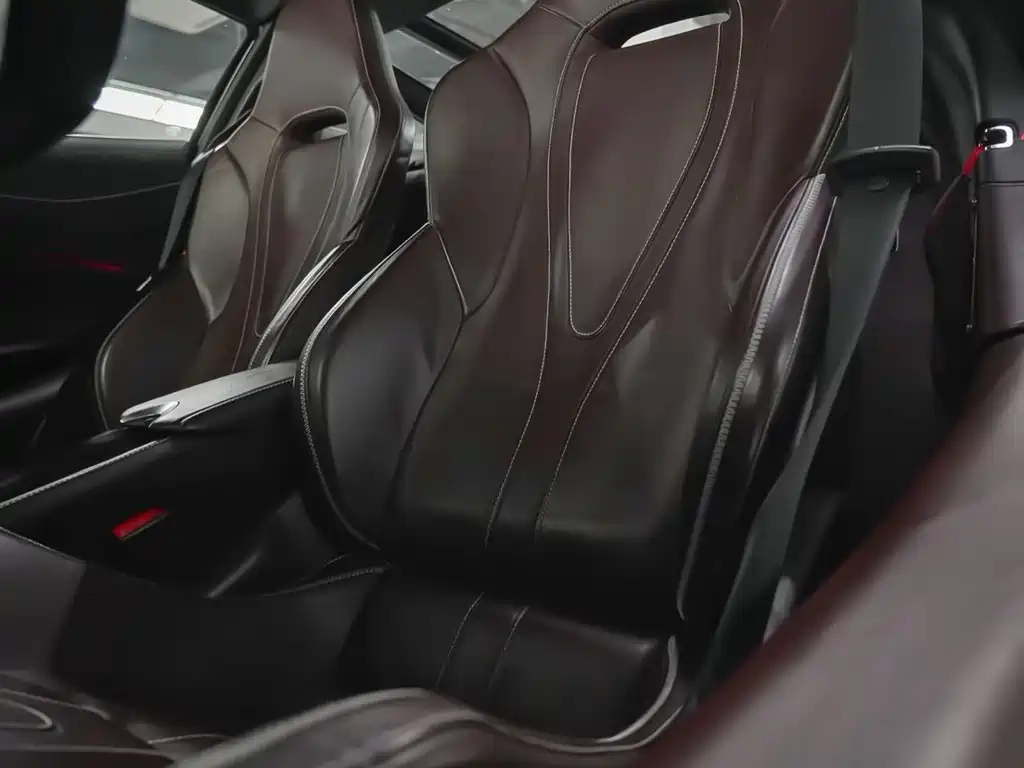 McLaren 720S 2019 — фото 11
