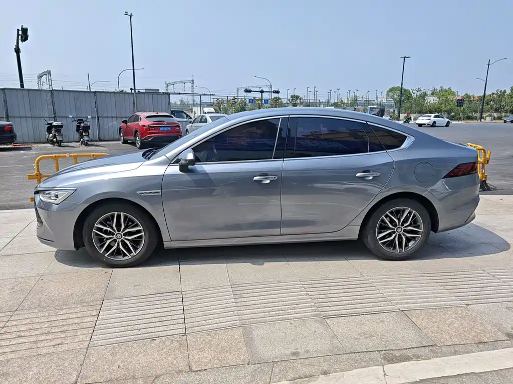 BYD Qin PLUS 2022 — фото 3