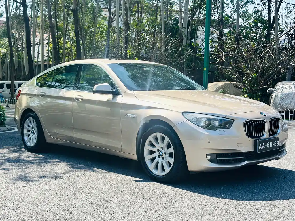BMW 5 Series GT 2011 — фото 3