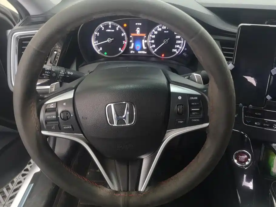 Honda Spirior 2015 — фото 15