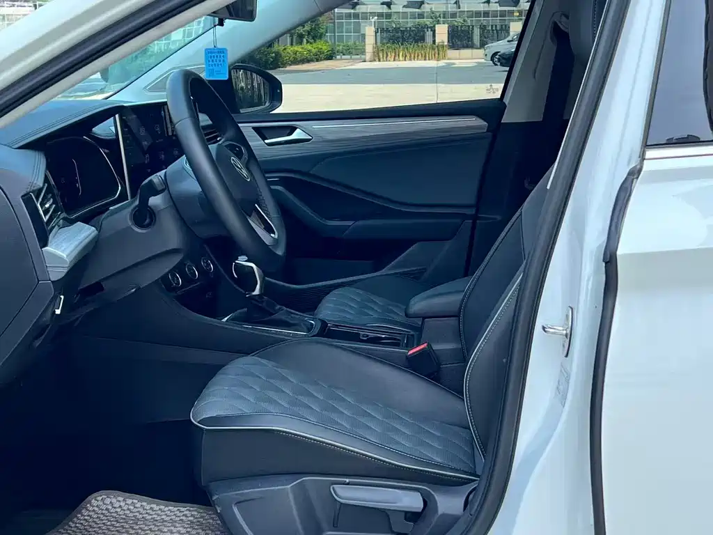 Volkswagen Sagitar 2025