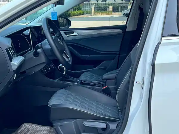 Volkswagen Sagitar 2025
