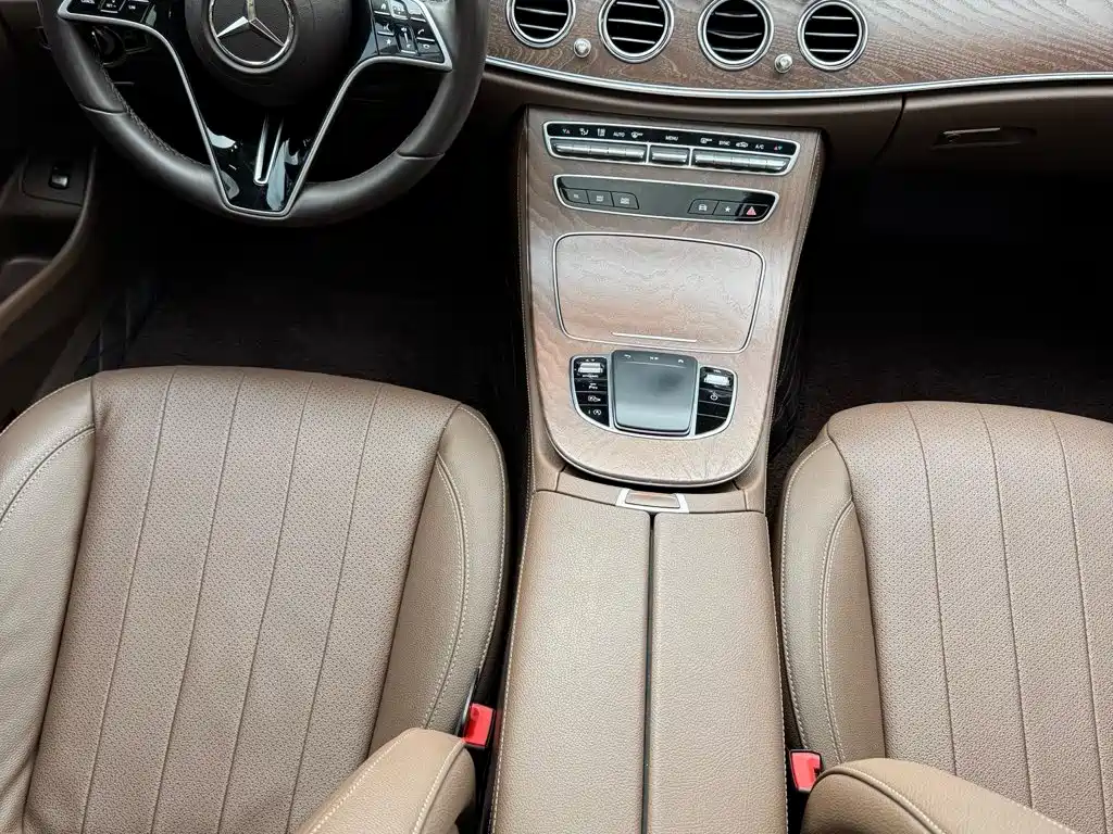 Mercedes-Benz E-Class 2023 — фото 15