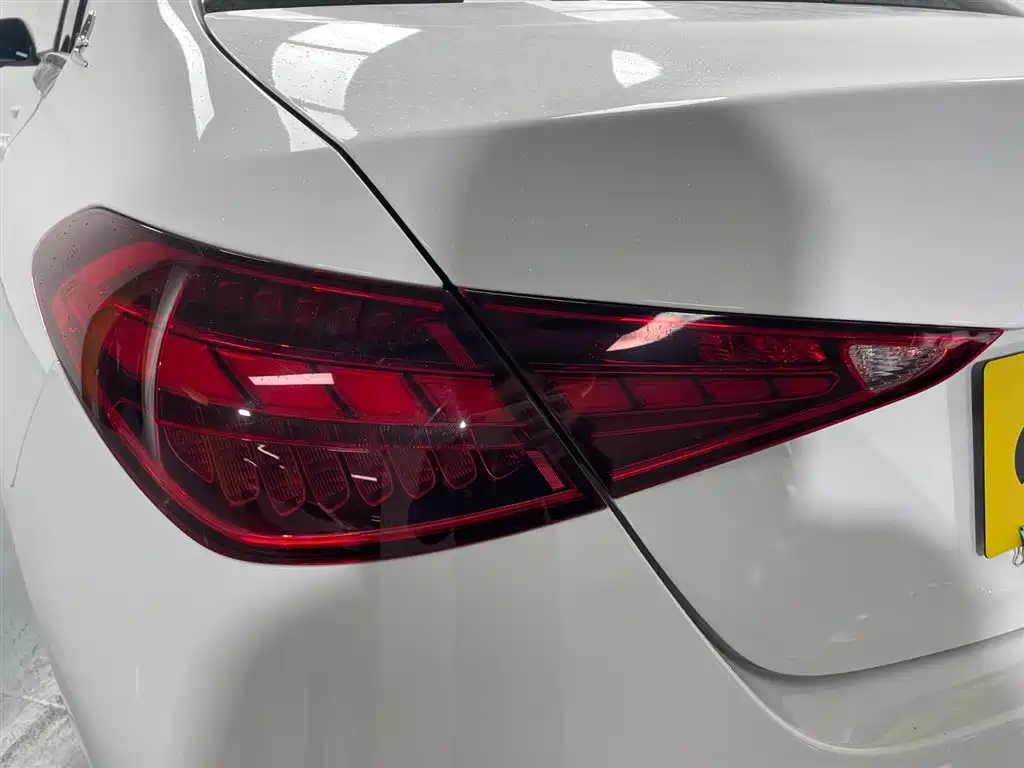 Mercedes-Benz C-Class 2023 — фото 11