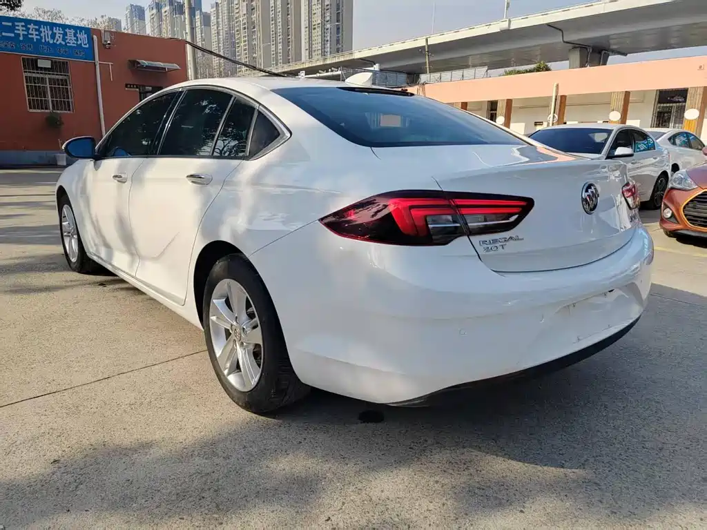 Buick Regal 2019 — фото 13