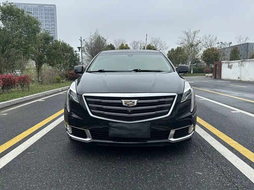Cadillac XTS 2019 — фото 2