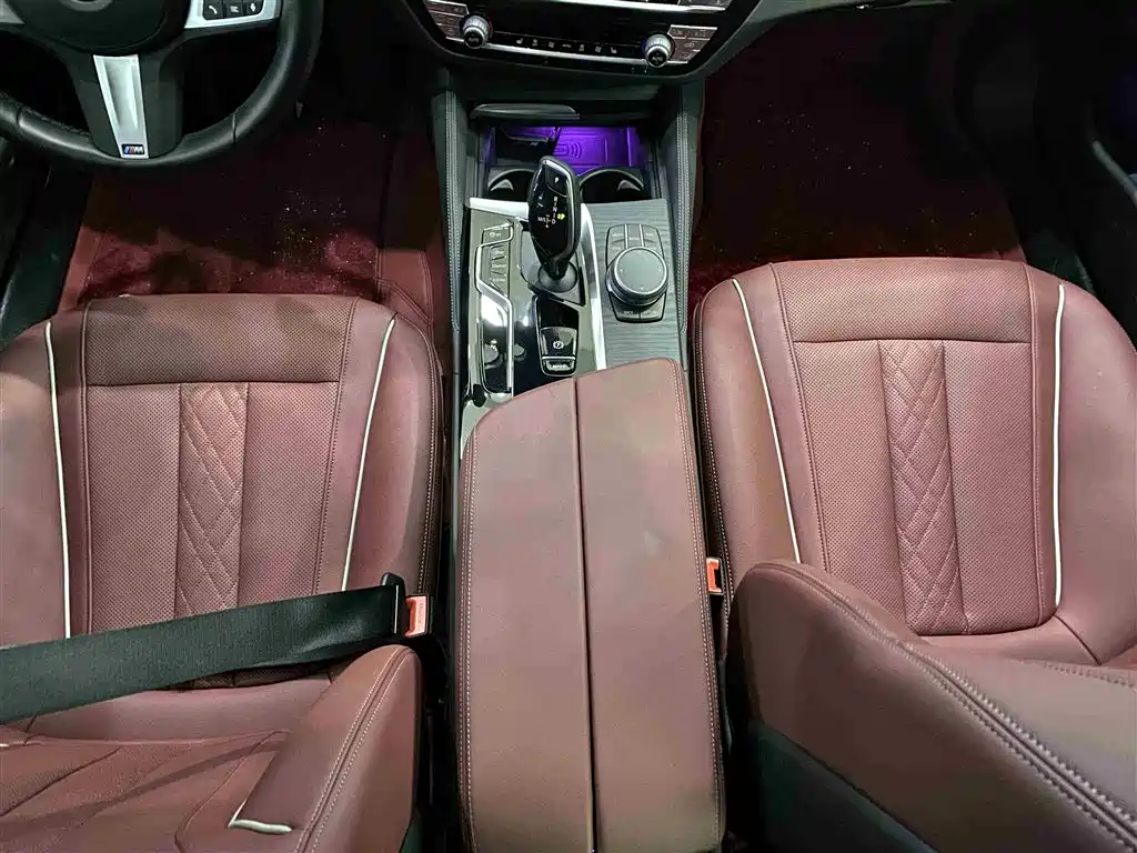 BMW 5 Series 2023 — фото 11
