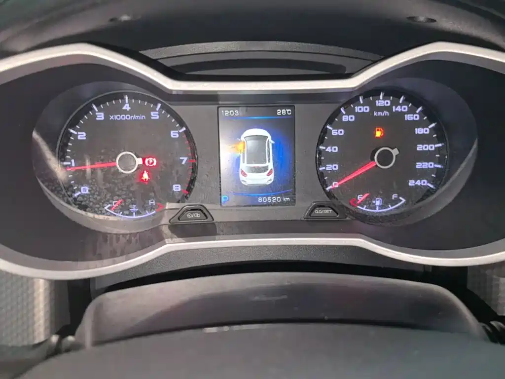 Geely Emgrand GS 2016 — фото 12